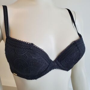NWT Chantelle padded plunge underwire demi bra 32B Lace removable pads